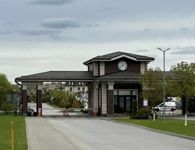 дом  в КП Павловы Озера, 14 км от МКАД