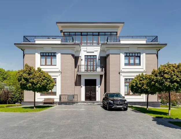 дом  в КП Стольное, 6 км от МКАД