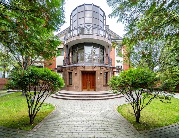 дом  в КП Раздоры, 5 км от МКАД