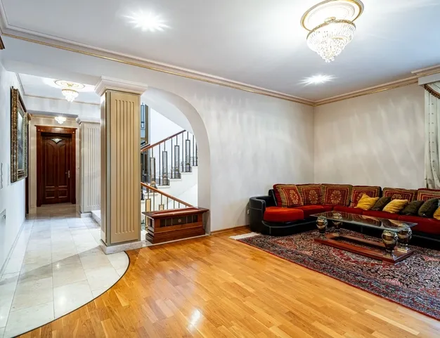 дом  в КП Раздоры, 5 км от МКАД