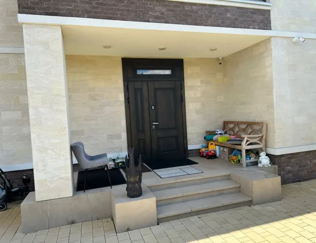 дом  в КП Новорижский, 19 км от МКАД