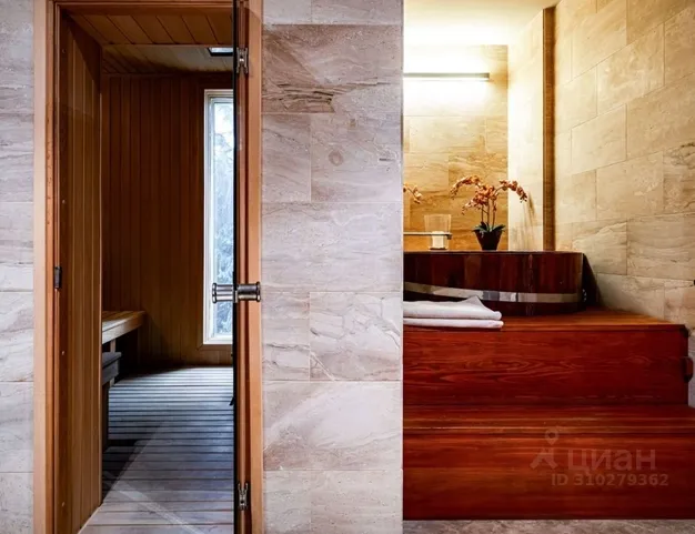 дом  в КП Стольное, 6 км от МКАД