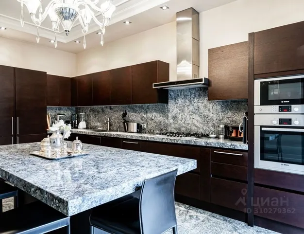 дом  в КП Стольное, 6 км от МКАД