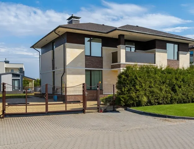 дом  в КП Новорижский, 19 км от МКАД