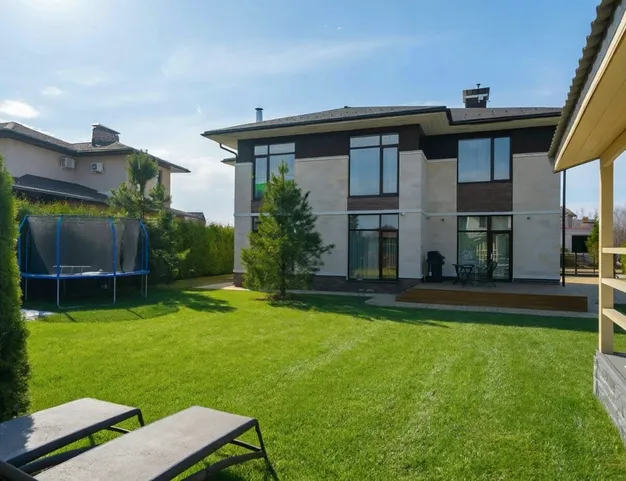 дом  в КП Новорижский, 19 км от МКАД