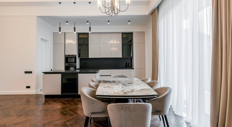 Петровский, 13 от МКАД