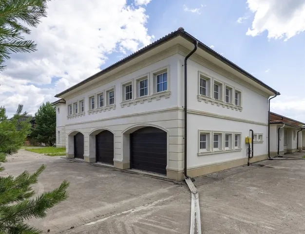дом  в КП Миллениум Парк, 19 км от МКАД