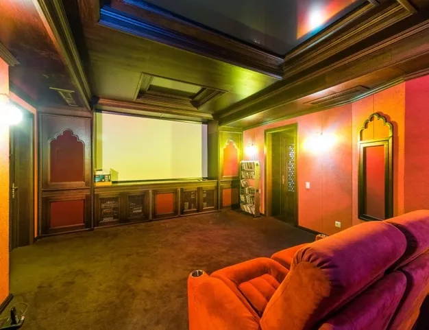 дом  в КП Резиденции Бенилюкс, 19 км от МКАД