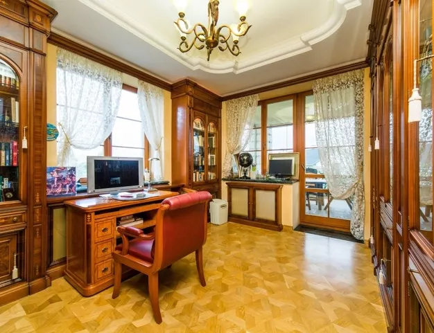 дом  в КП Резиденции Бенилюкс, 19 км от МКАД