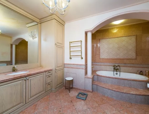 дом  в КП Резиденции Бенилюкс, 19 км от МКАД