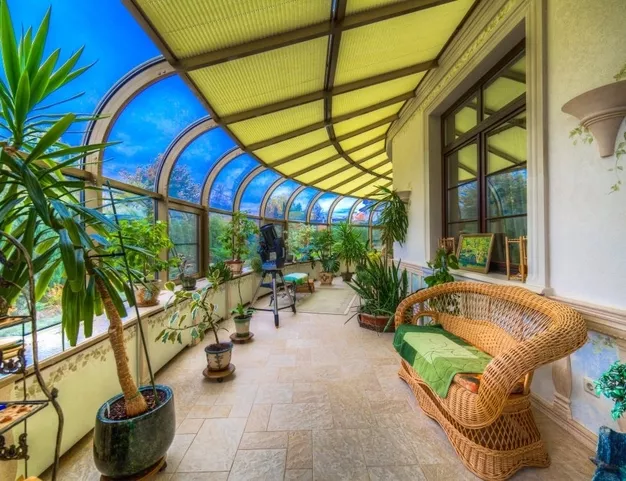 дом  в КП Резиденции Бенилюкс, 19 км от МКАД