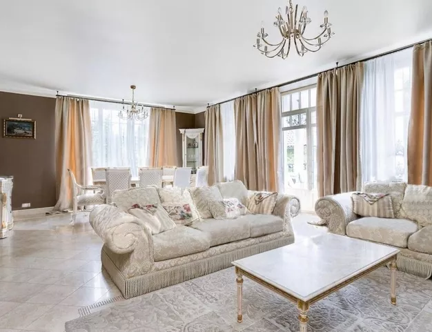 дом  в КП Резиденции Бенилюкс, 19 км от МКАД