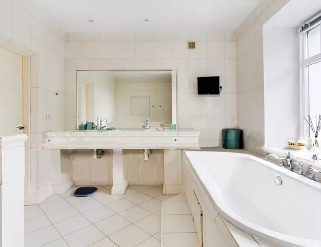 дом  в КП Резиденции Бенилюкс, 19 км от МКАД