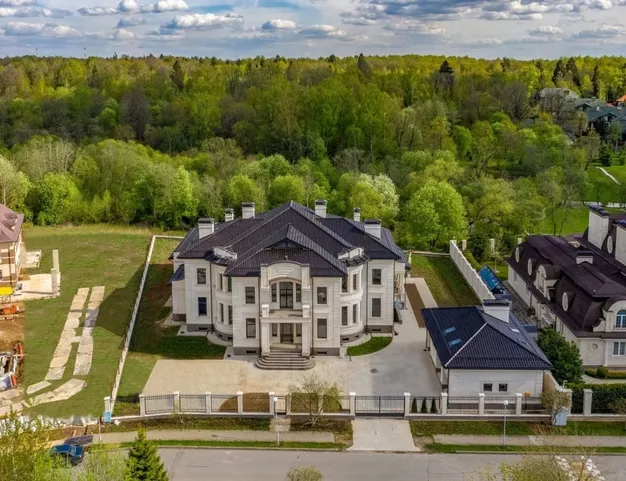 дом  в КП Антоновка, 10 км от МКАД