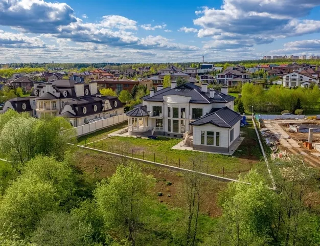 дом  в КП Антоновка, 10 км от МКАД