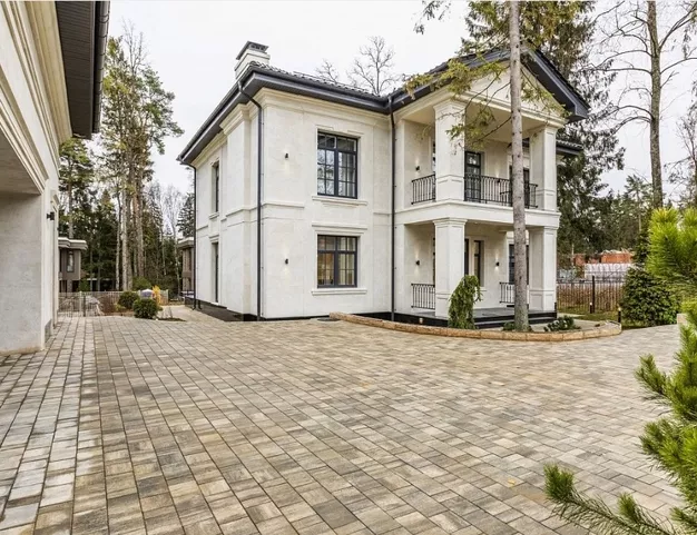 дом  в КП Ново-Успенский, 21 км от МКАД