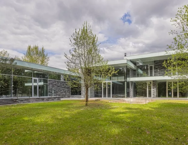 дом  в КП Резиденции Бенилюкс, 19 км от МКАД