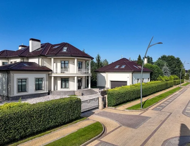 дом  в КП Монтевиль, 23 км от МКАД