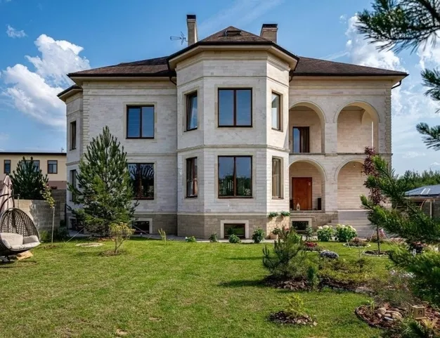 дом  в КП Шато Соверен, 16 км от МКАД