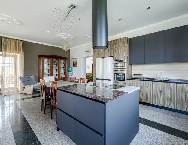 дом  в КП Шато Соверен, 16 км от МКАД