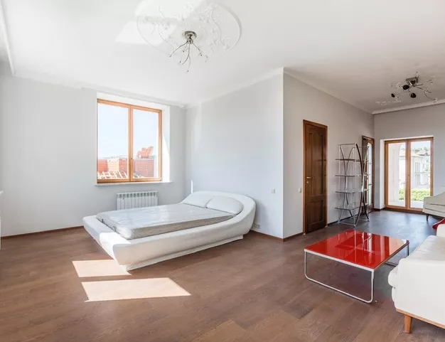 дом  в КП Шато Соверен, 16 км от МКАД