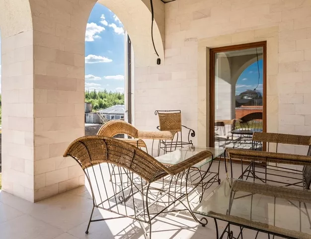 дом  в КП Шато Соверен, 16 км от МКАД