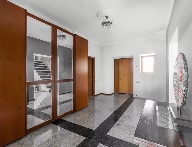 дом  в КП Шато Соверен, 16 км от МКАД