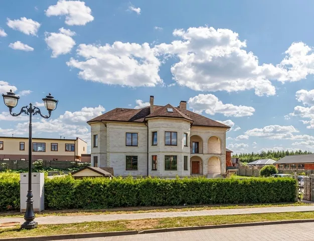 дом  в КП Шато Соверен, 16 км от МКАД