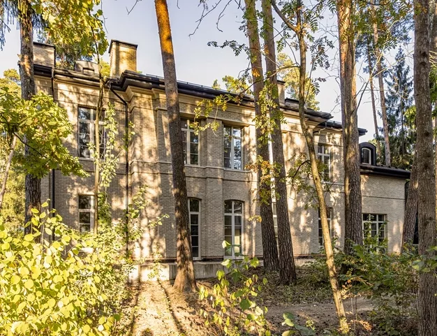 дом  в КП Жуковка-2, 8 км от МКАД