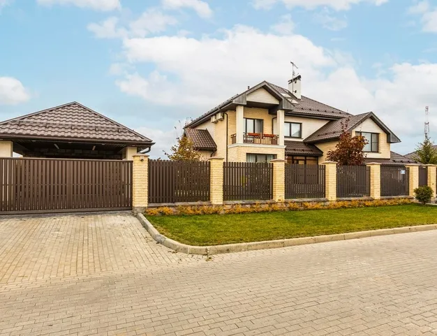 дом  в КП Новорижский, 19 км от МКАД