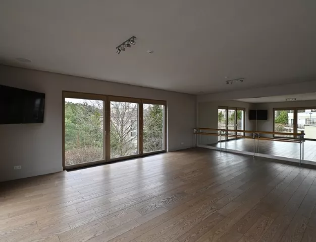 дом  в КП Резиденции Бенилюкс, 19 км от МКАД