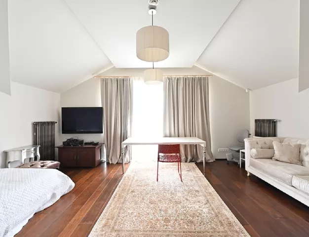 дом  в КП Резиденции Бенилюкс, 19 км от МКАД