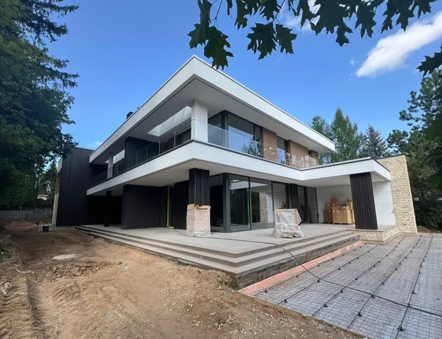 дом  в КП Николино, 23 км от МКАД