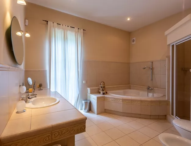 дом  в КП Калчуга, 12 км от МКАД