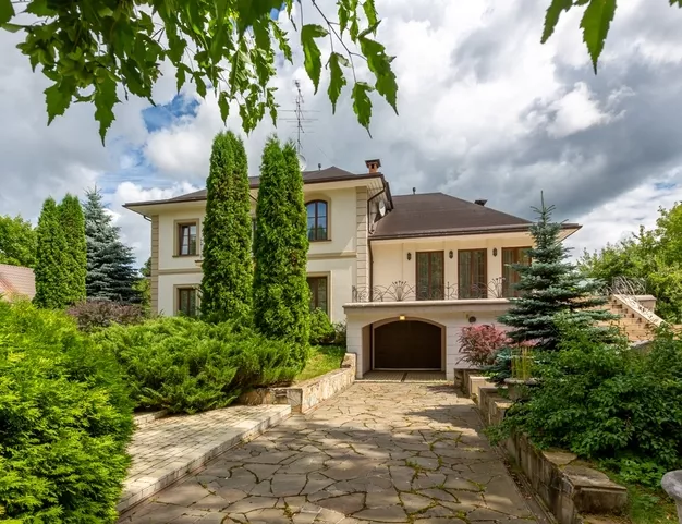 дом  в КП Калчуга, 12 км от МКАД