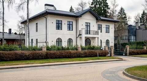 Монтевиль, 23 от МКАД