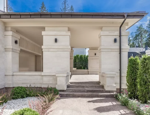 дом  в КП Ново-Успенский, 21 км от МКАД