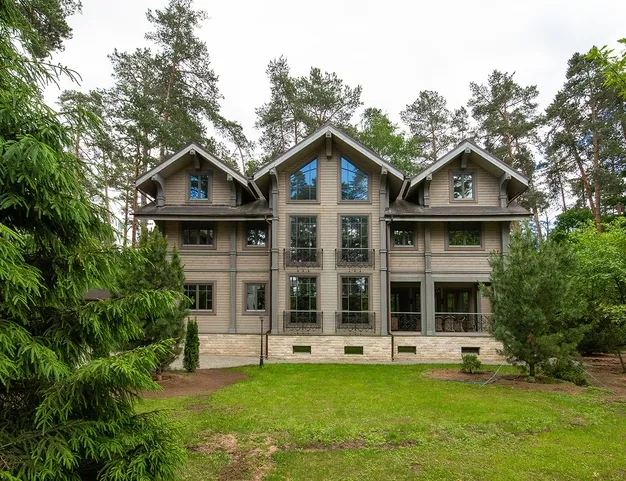 дом  в КП Новь, 6 км от МКАД