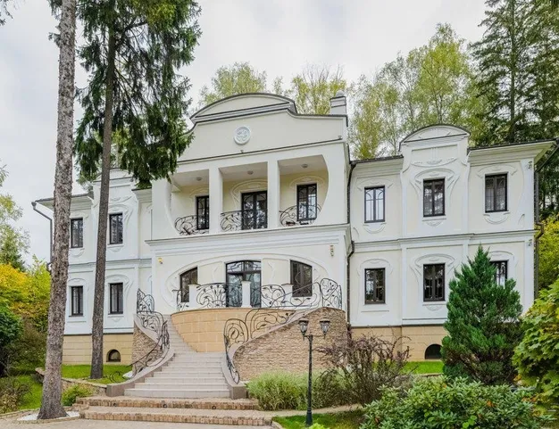 дом  в КП Грибово, 12 км от МКАД