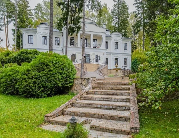 дом  в КП Грибово, 12 км от МКАД