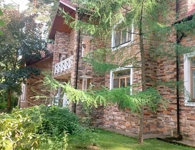 дом  в КП Жуковка, 9 км от МКАД
