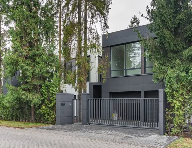 дом  в КП Николино, 23 км от МКАД