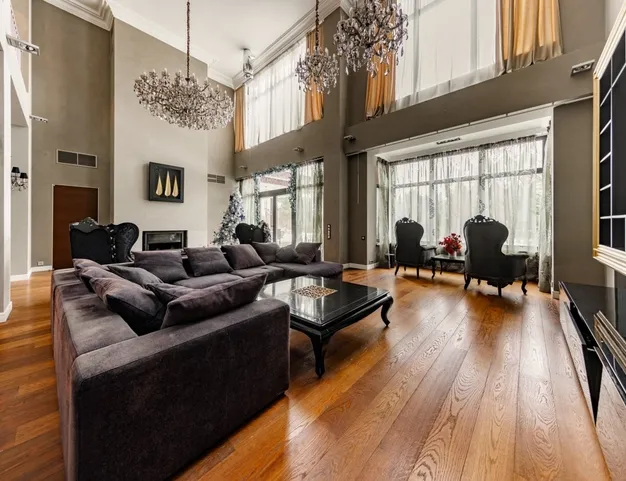 дом  в КП Резиденции Бенилюкс, 19 км от МКАД