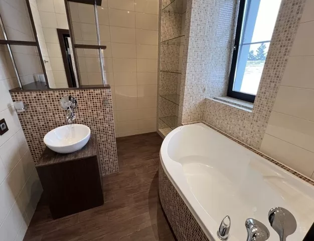 дом  в КП Резиденции Бенилюкс, 19 км от МКАД