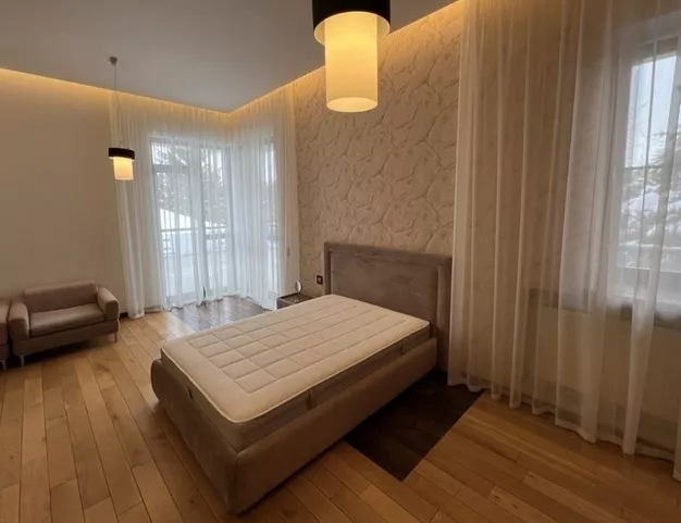 дом  в КП Резиденции Бенилюкс, 19 км от МКАД