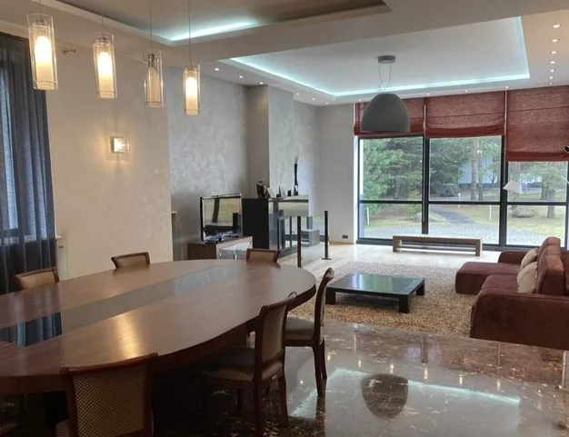 дом  в КП Резиденции Бенилюкс, 19 км от МКАД