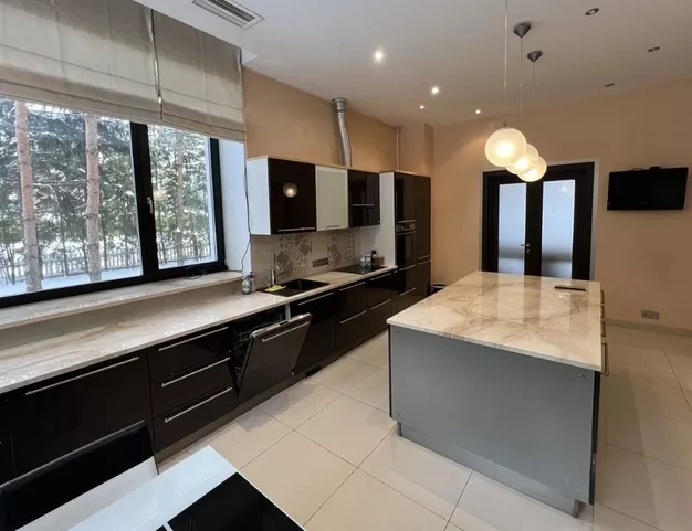 дом  в КП Резиденции Бенилюкс, 19 км от МКАД