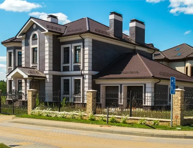 дом  в КП Монтевиль, 23 км от МКАД