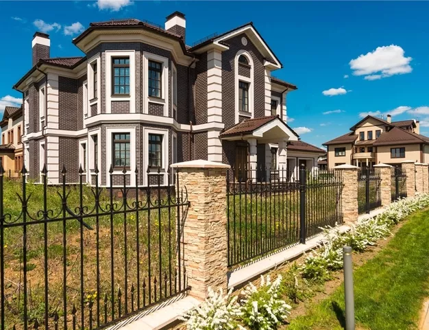 дом  в КП Монтевиль, 23 км от МКАД