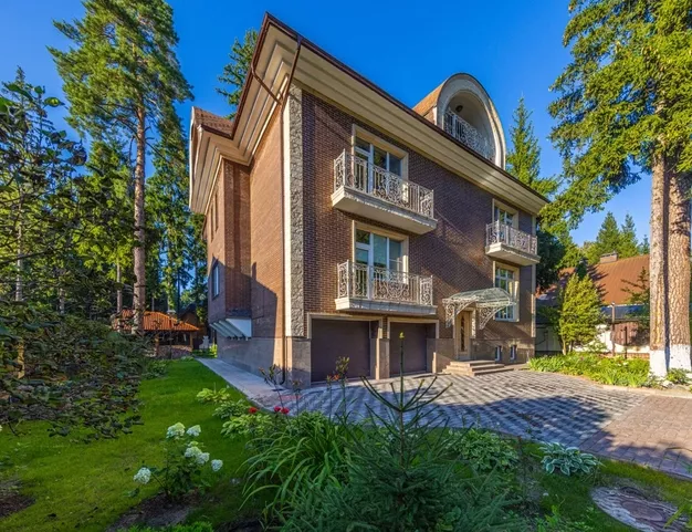 дом  в КП Лесной Простор, 19 км от МКАД